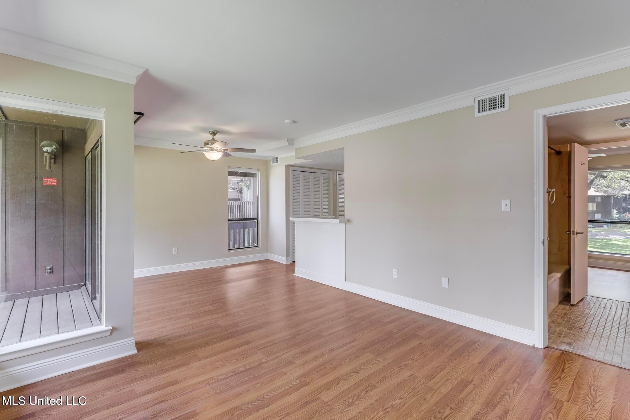 242 Molokai, Unit J Diamondhead, MS 39525 - Photo 6 of 18 6