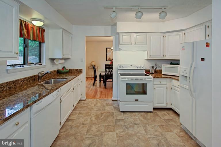 2361 Old Trail Drive Reston, VA 20191 - Photo 13 of 26 Kitchen