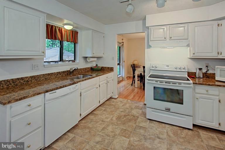 2361 Old Trail Drive Reston, VA 20191 - Photo 21 of 26 Kitchen