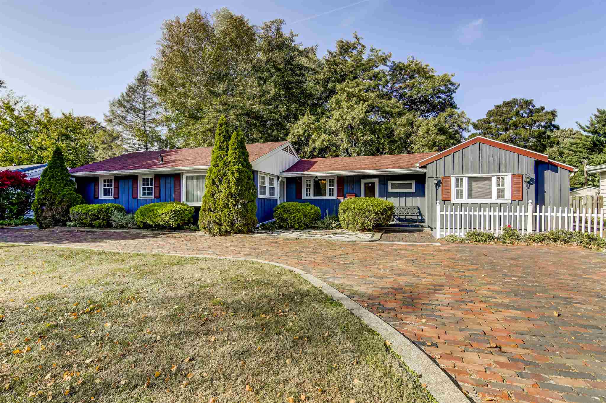 138 Circle Drive Springfield, IL 62703 - Photo 3 of 41