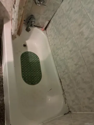 $2,100 | 35-27 109th Street | North Corona