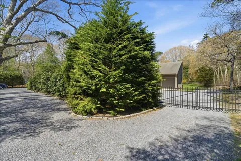 $1,851,000 | 121 Montauk Highway, Quogue, NY 11959