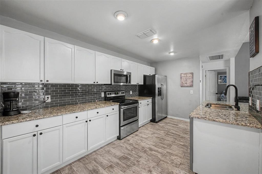 655 Sand Ridge Drive Valrico, FL 33594 - Photo 15 of 36