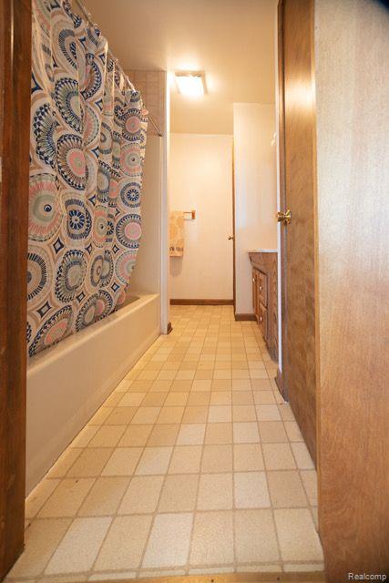 9112 Ridge Road Goodrich, MI 48438 - Photo 16 of 42 Bath
