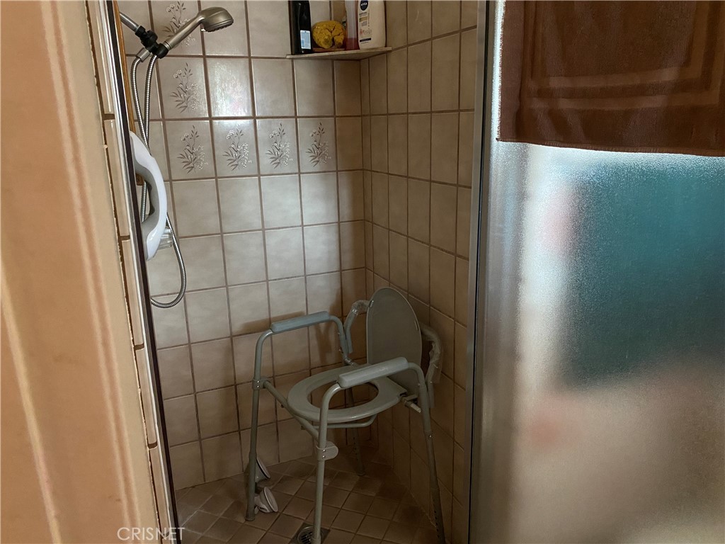 6512 Franrivers Avenue West Hills, CA 91307 - Photo 15 of 24 a bathroom with a shower