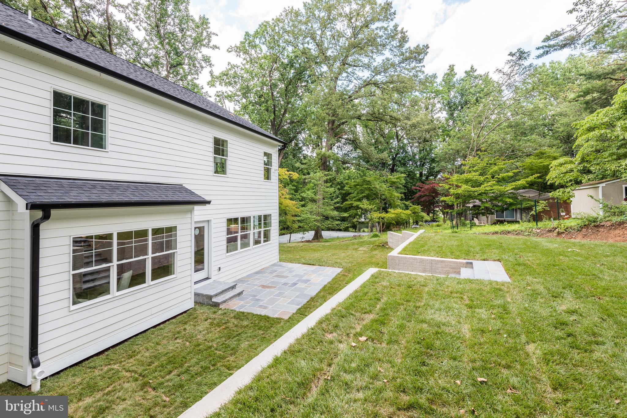 8609 Seven Locks Road Bethesda, MD 20817 - Photo 41 of 45 Rear yard