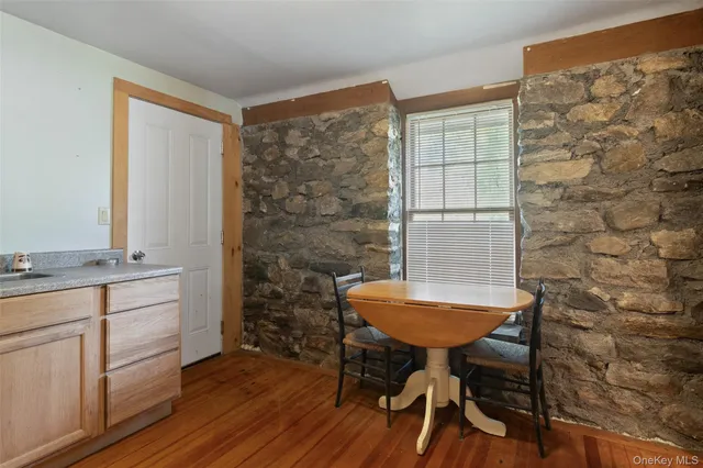 $1,000,000 | 329 Highway 6N, Mahopac, NY 10541