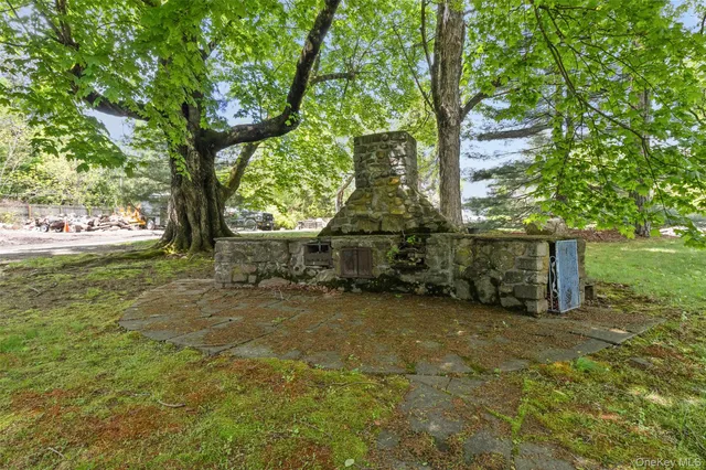 $1,000,000 | 329 Highway 6N, Mahopac, NY 10541