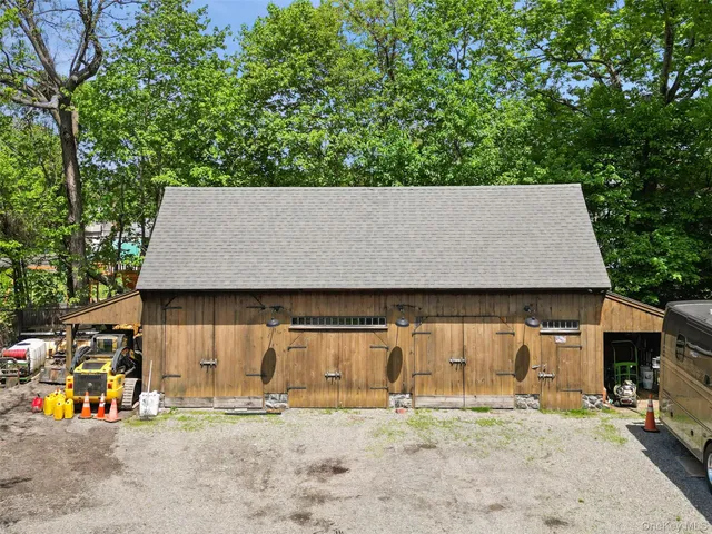 $1,000,000 | 329 Highway 6N, Mahopac, NY 10541