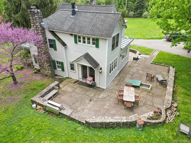 $1,000,000 | 329 Highway 6N, Mahopac, NY 10541