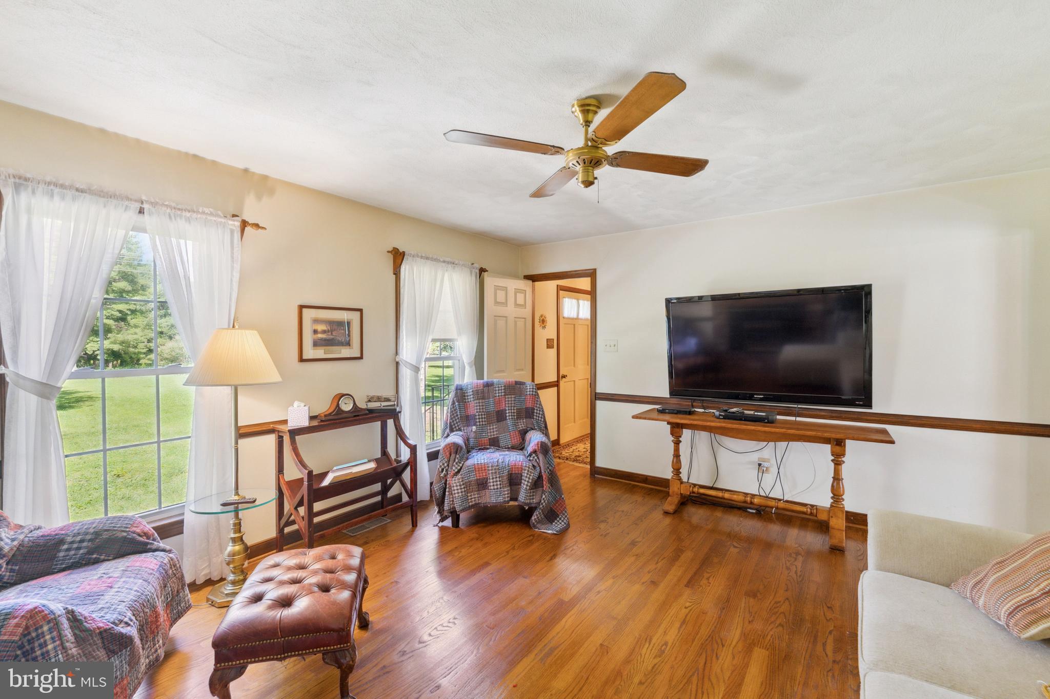 20507 Anderson Mill Road Beaverdam, VA 23015 - Photo 5 of 43 family room