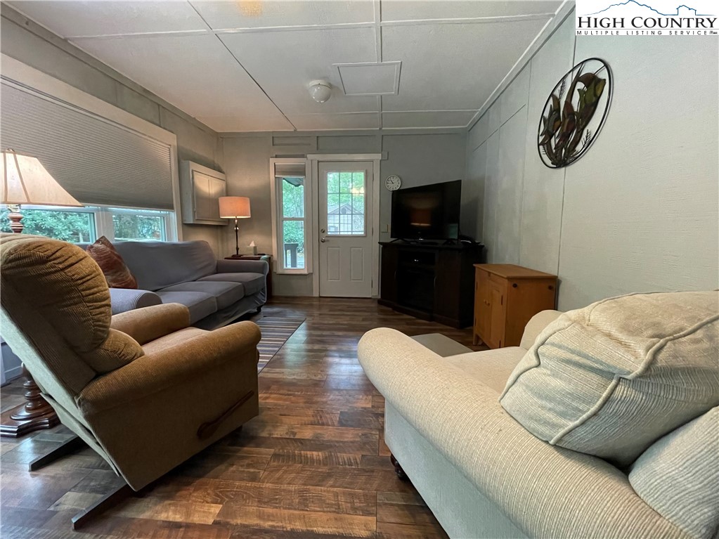 30 Sourwood Knoll Road Newland, NC 28657 - Photo 3 of 39