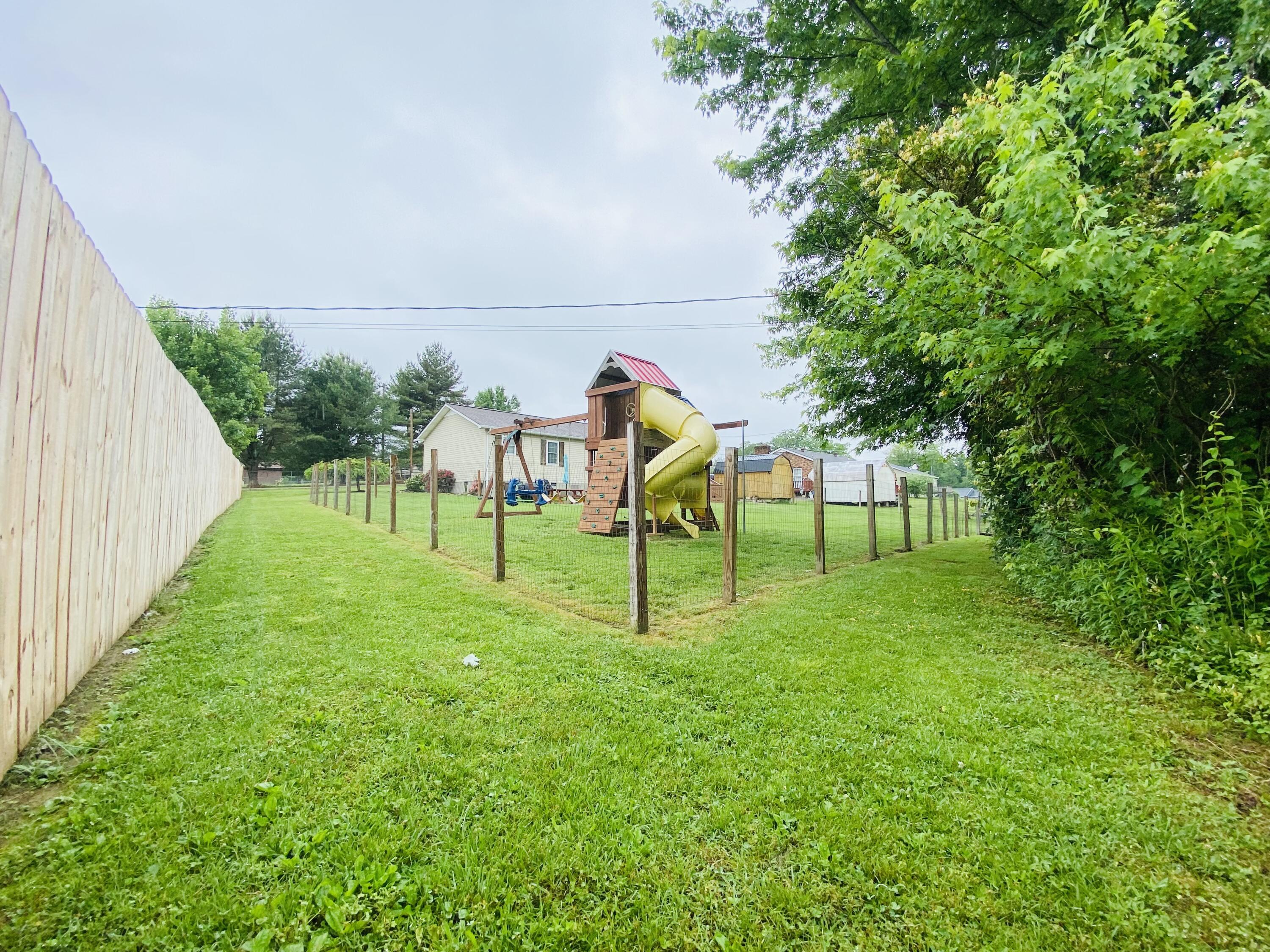 216 Barker Road Lily, KY 40740 - Photo 27 of 36 6974E26F-459E-47AD-B7CE-228980188E85