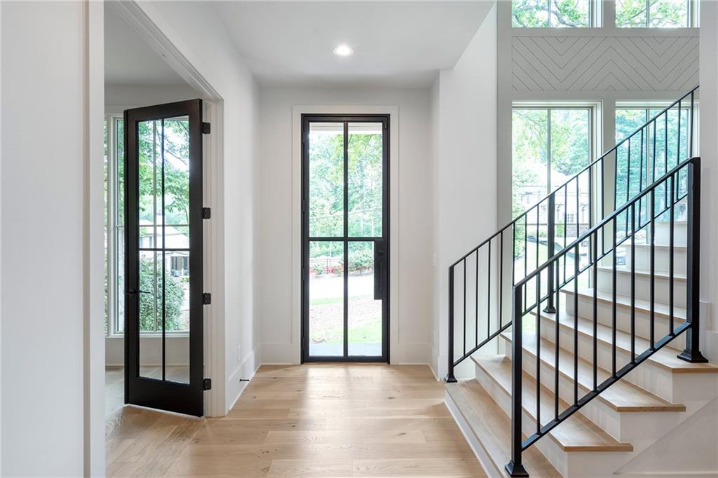 485 Read Lane Northeast Atlanta, GA 30328 - Photo 5 of 50