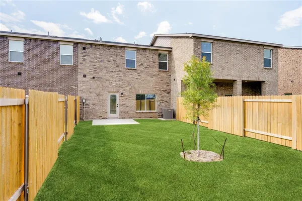 $2,105 | 754 Carson Lane, Pilot Point, TX 76258