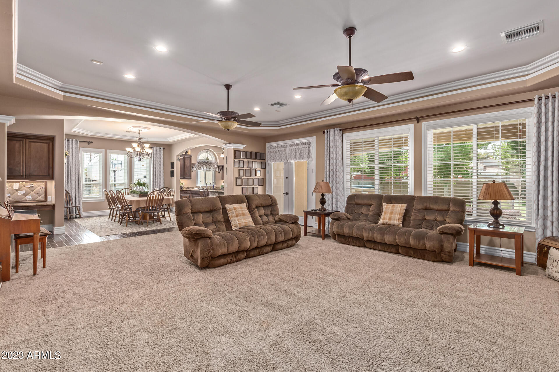168 North Greenfield Road Gilbert, AZ 85234 - Photo 12 of 81 Living Room