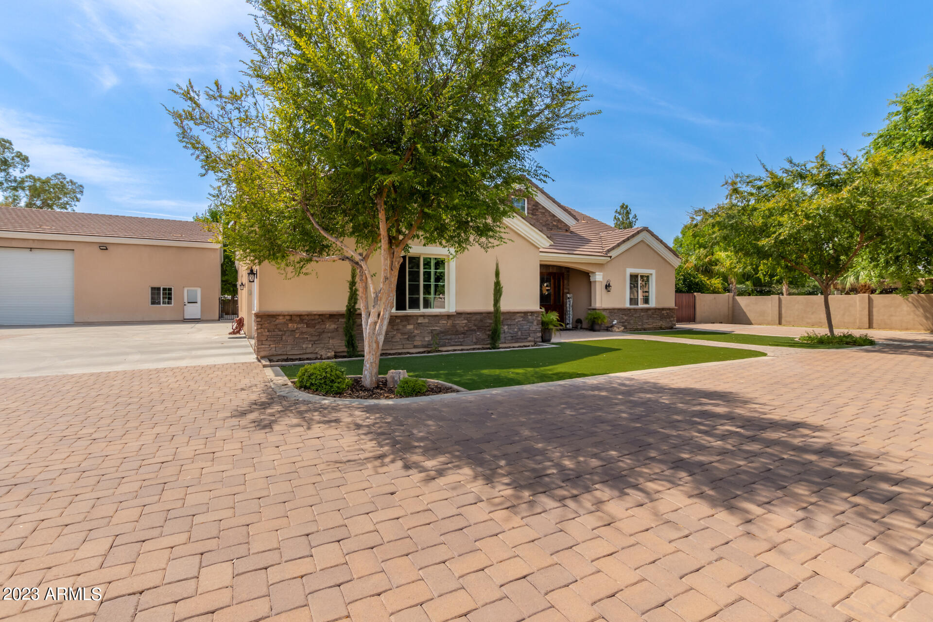 168 North Greenfield Road Gilbert, AZ 85234 - Photo 7 of 81 Gorgeous Estate