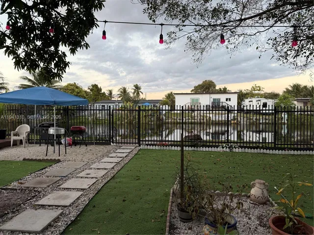 a view of a house with garage