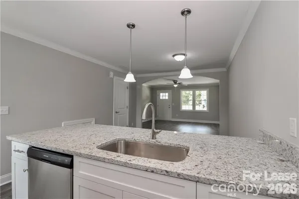 $1,425 | 3971 Newhall Drive Northwest, Hickory, NC 28601