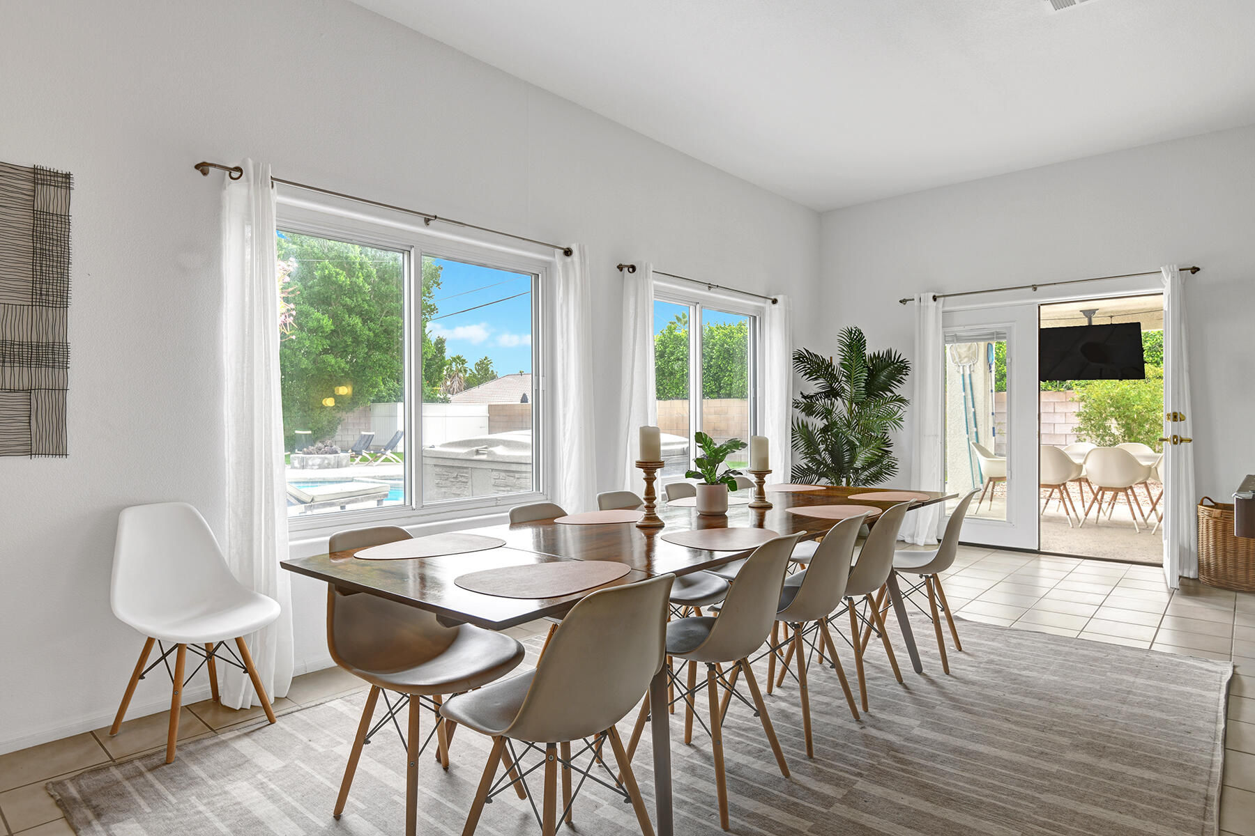 2005 East Racquet Club Road Palm Springs, CA 92262 - Photo 11 of 36 DINING SPACE.jpg mls