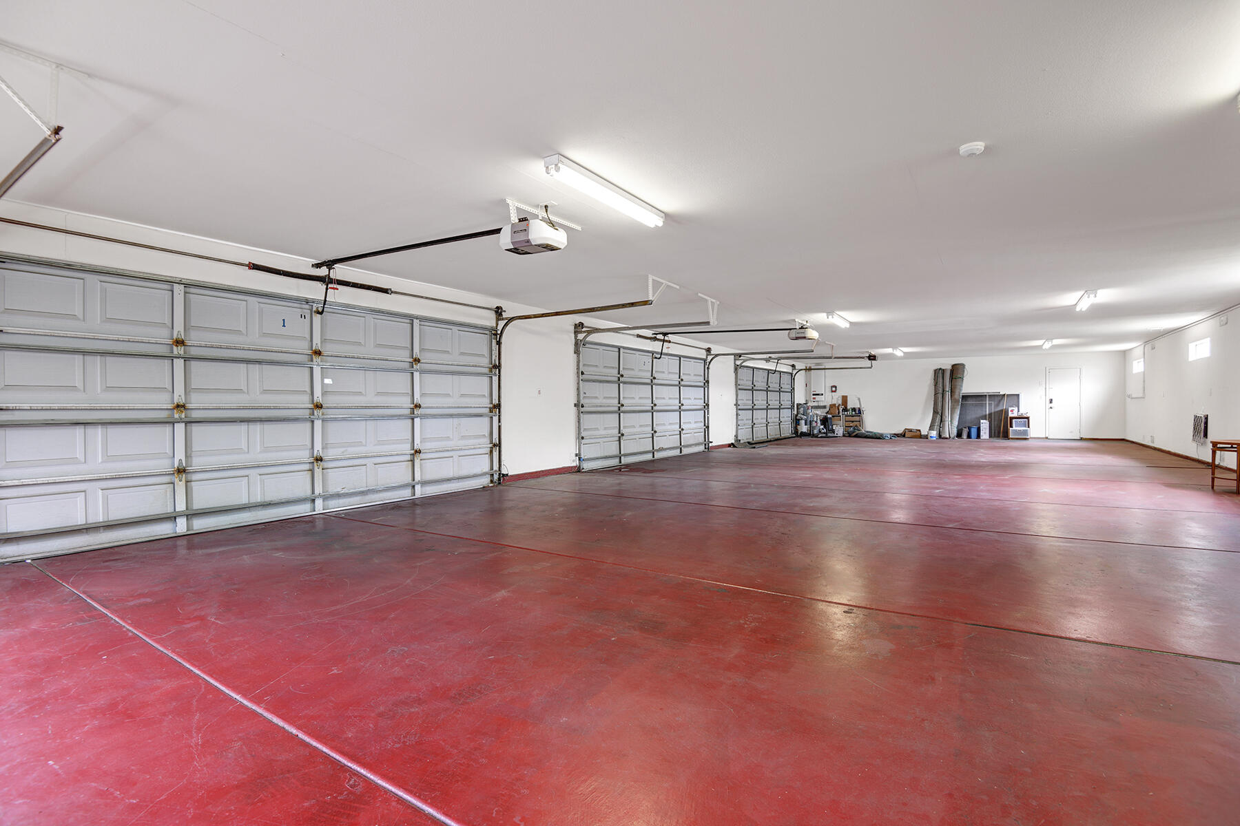 2005 East Racquet Club Road Palm Springs, CA 92262 - Photo 15 of 36 GARAGE.jpg mls