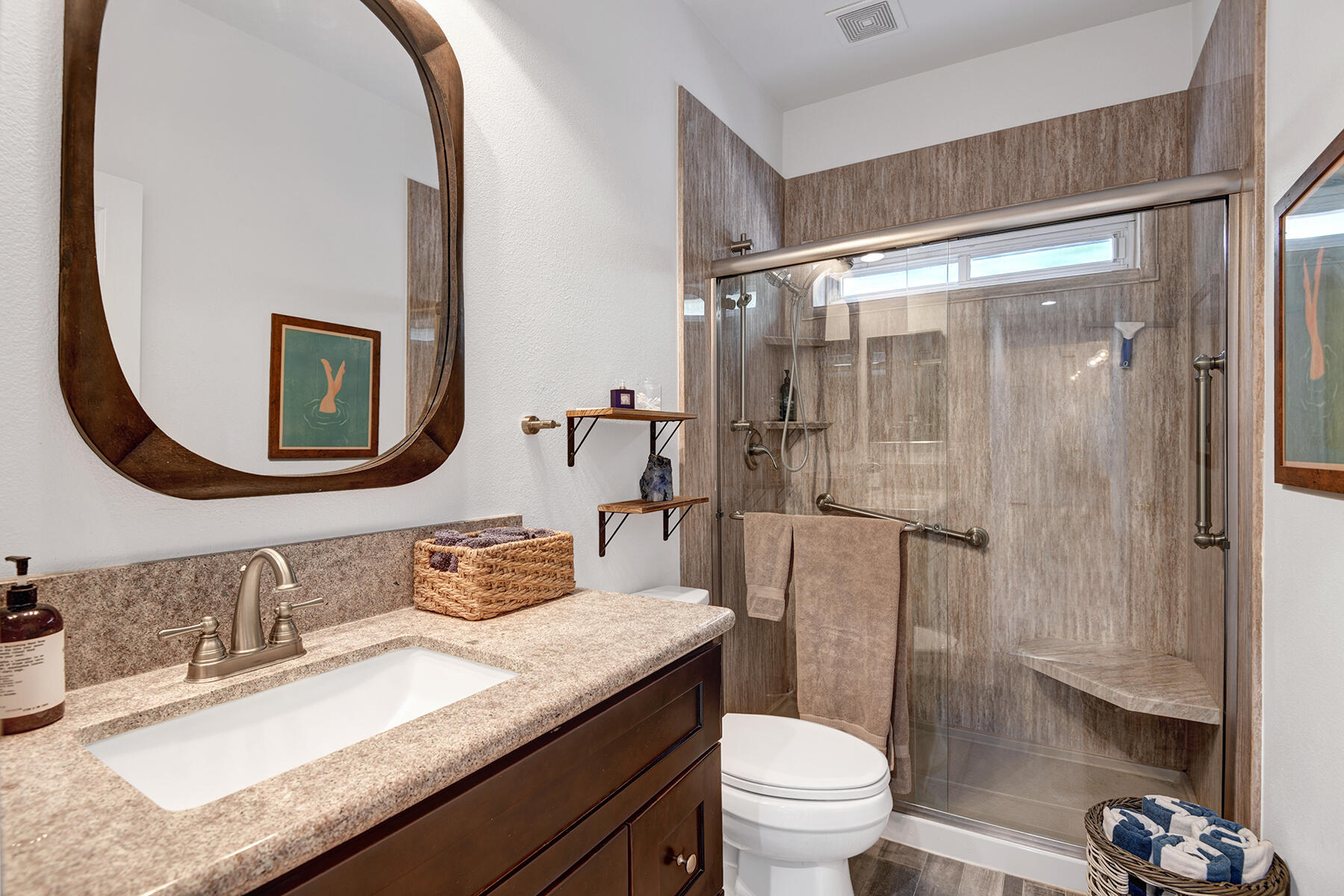 2005 East Racquet Club Road Palm Springs, CA 92262 - Photo 16 of 36 GUEST BATHROOM.jpg mls