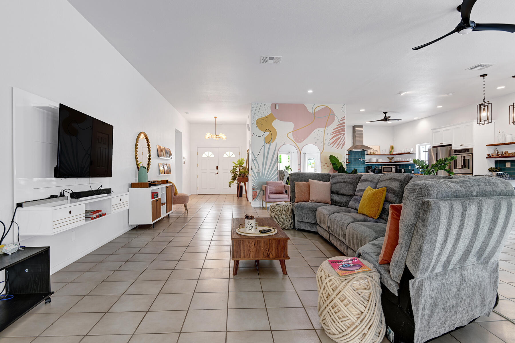 2005 East Racquet Club Road Palm Springs, CA 92262 - Photo 23 of 36 LIVING SPACE REVERSE.jpg mls