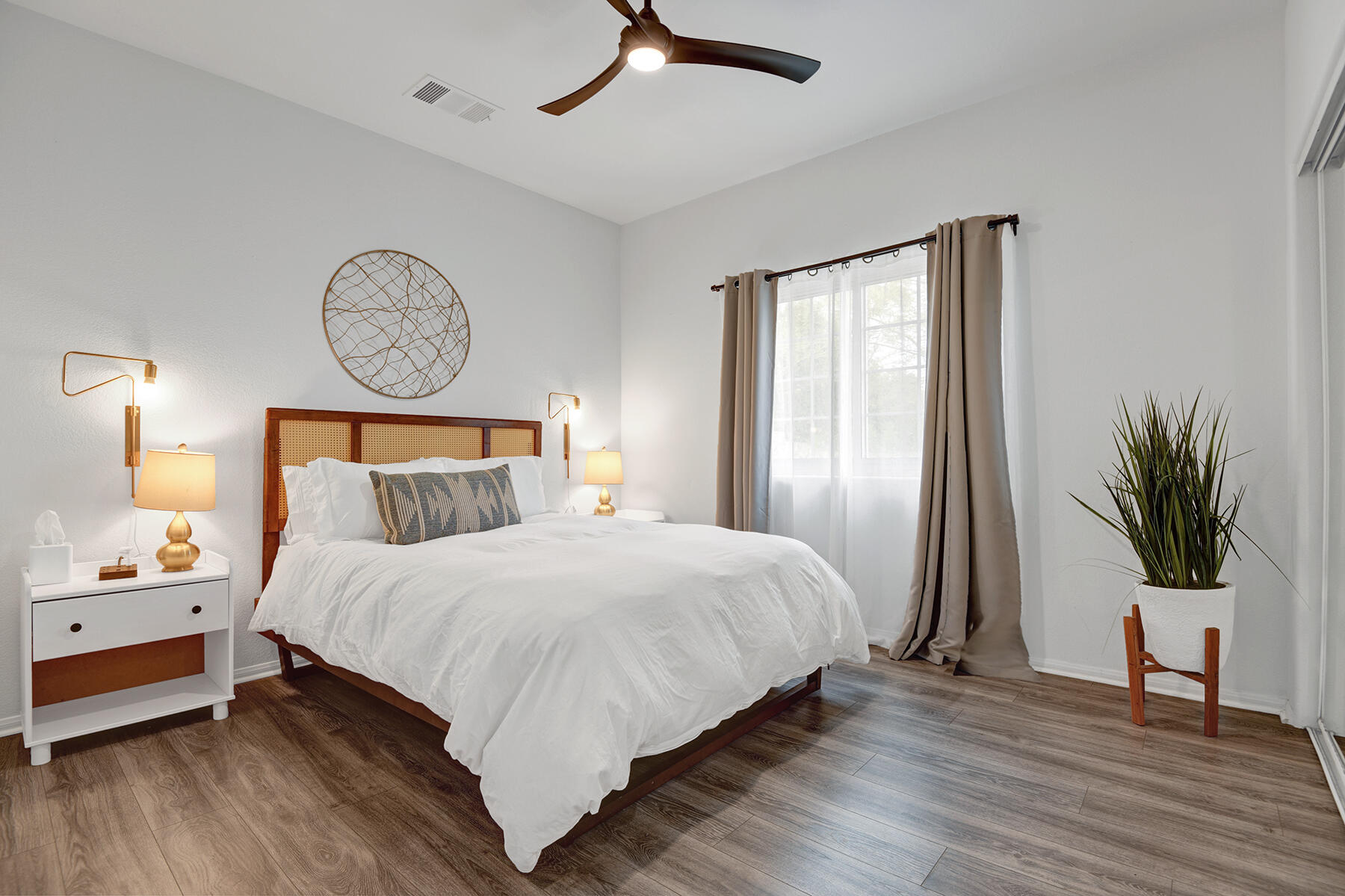 2005 East Racquet Club Road Palm Springs, CA 92262 - Photo 7 of 36 BEDROOM 2.jpg mls