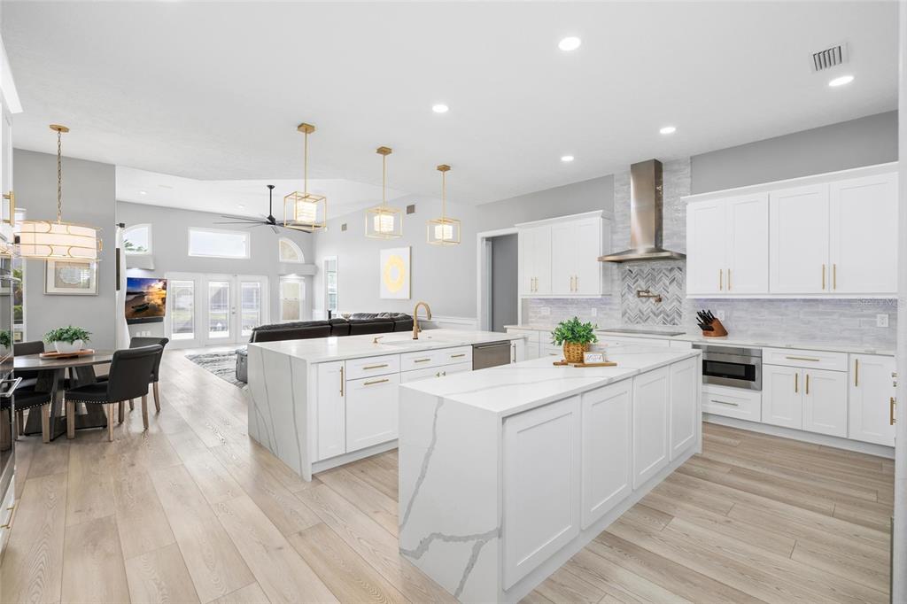 9810 Compass Point Way Tampa, FL 33615 - Photo 11 of 81