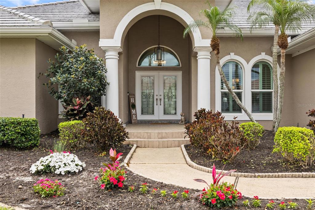 9810 Compass Point Way Tampa, FL 33615 - Photo 5 of 81