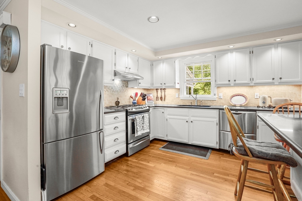 644 First Parish Road Scituate, MA 02066 - Photo 4 of 42 Gallery Image 4