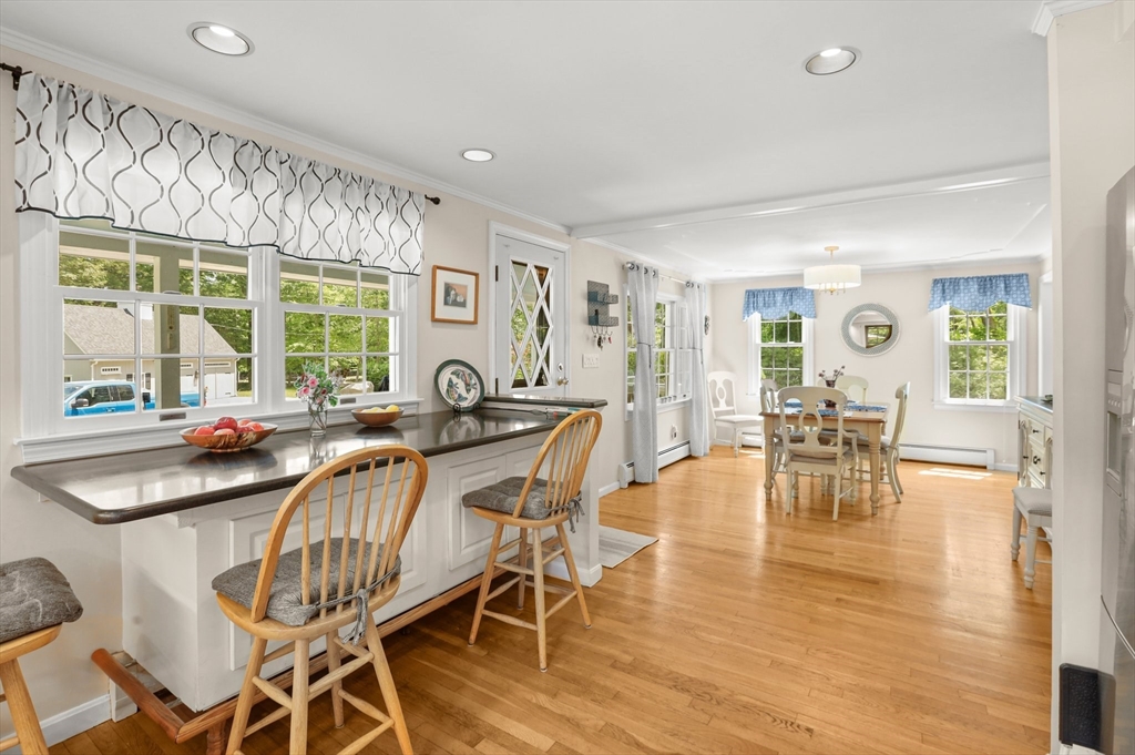 644 First Parish Road Scituate, MA 02066 - Photo 5 of 42 Gallery Image 5