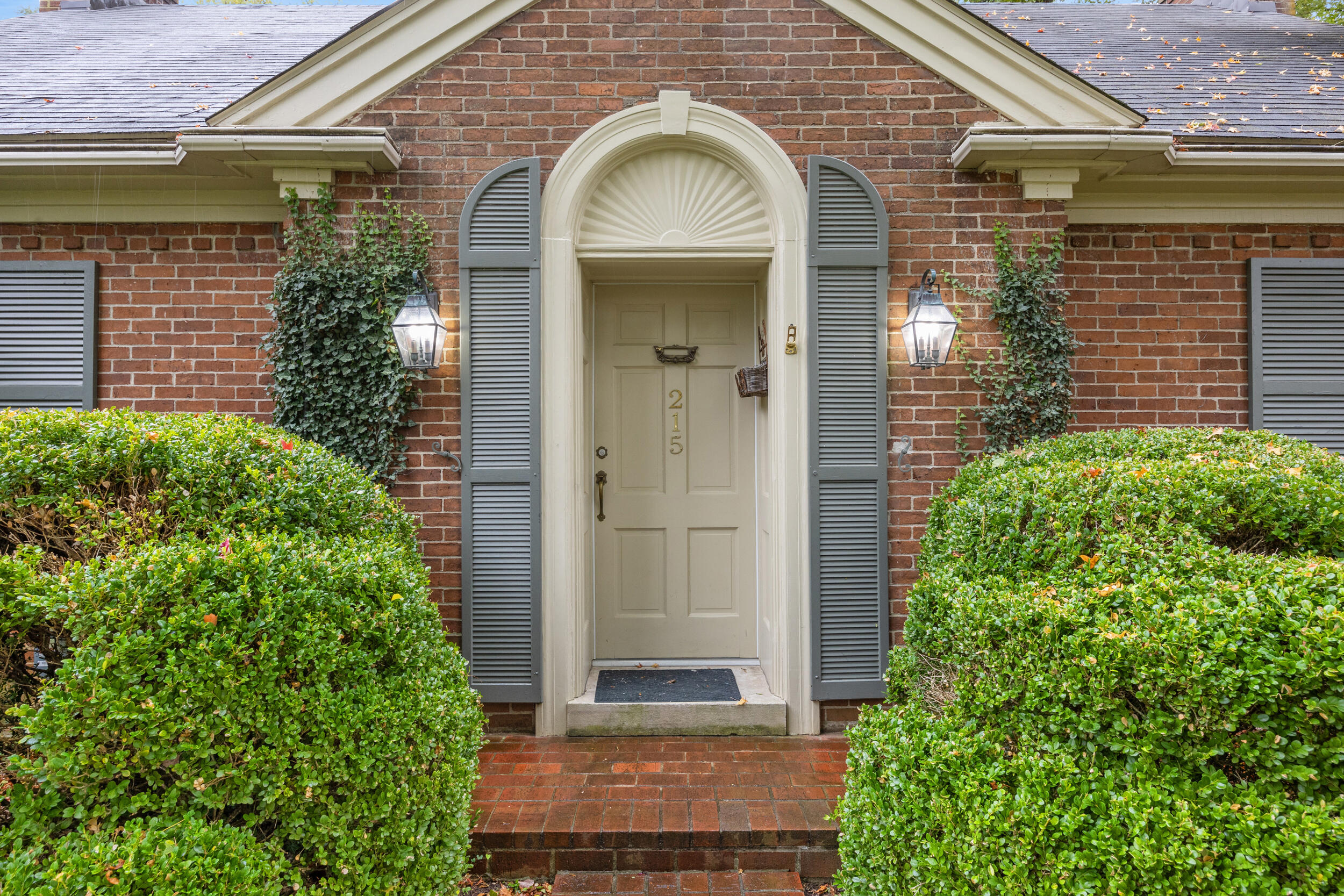 215 Chenault Road Lexington, KY 40502 - Photo 4 of 52 6_img_9266