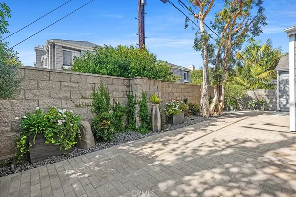 $2,459,999 | 2301 Half Moon Lane, Costa Mesa, CA 92627