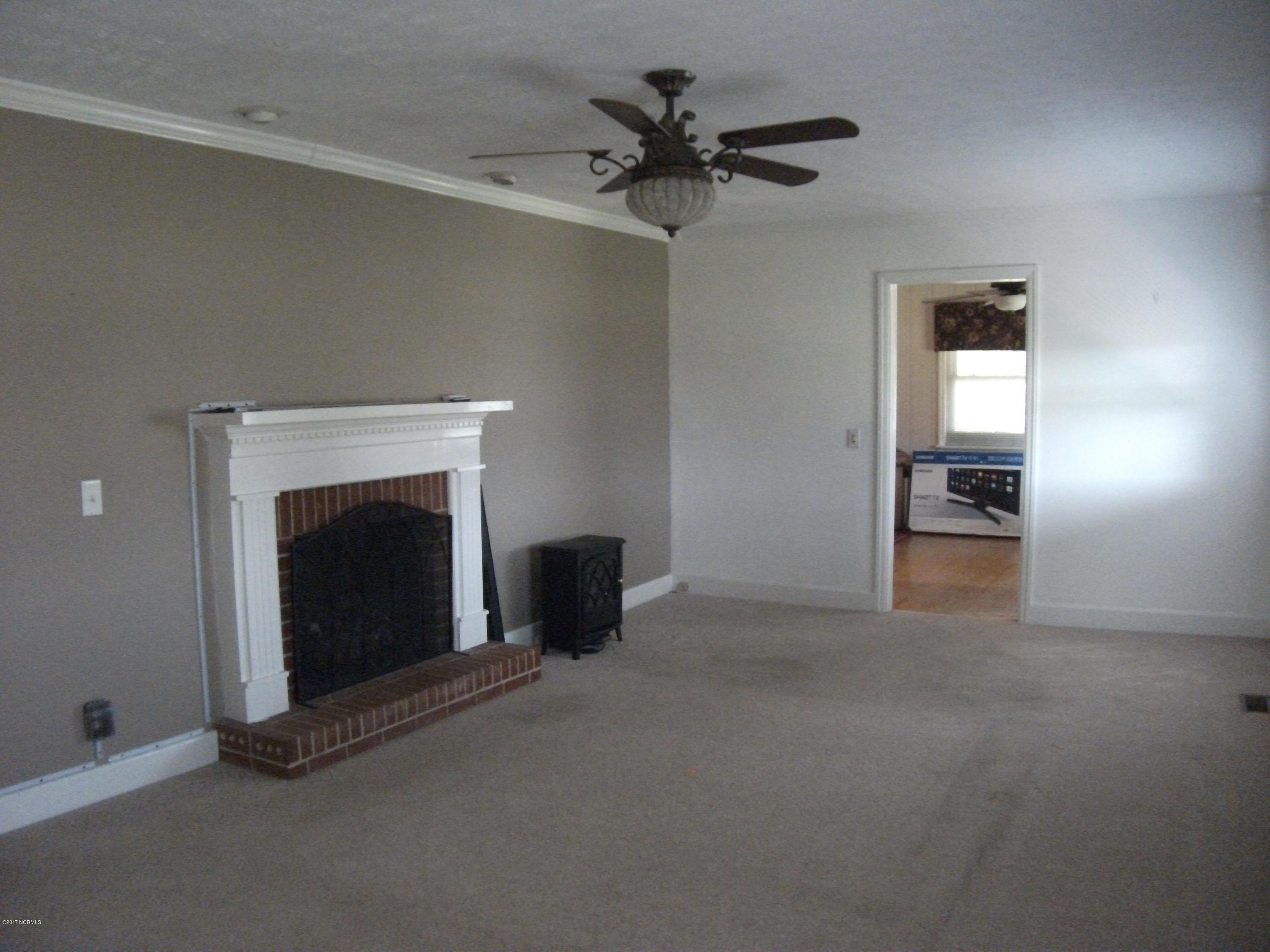 122 Rackley Road Clinton, NC 28328 - Photo 8 of 15 DSCF5700