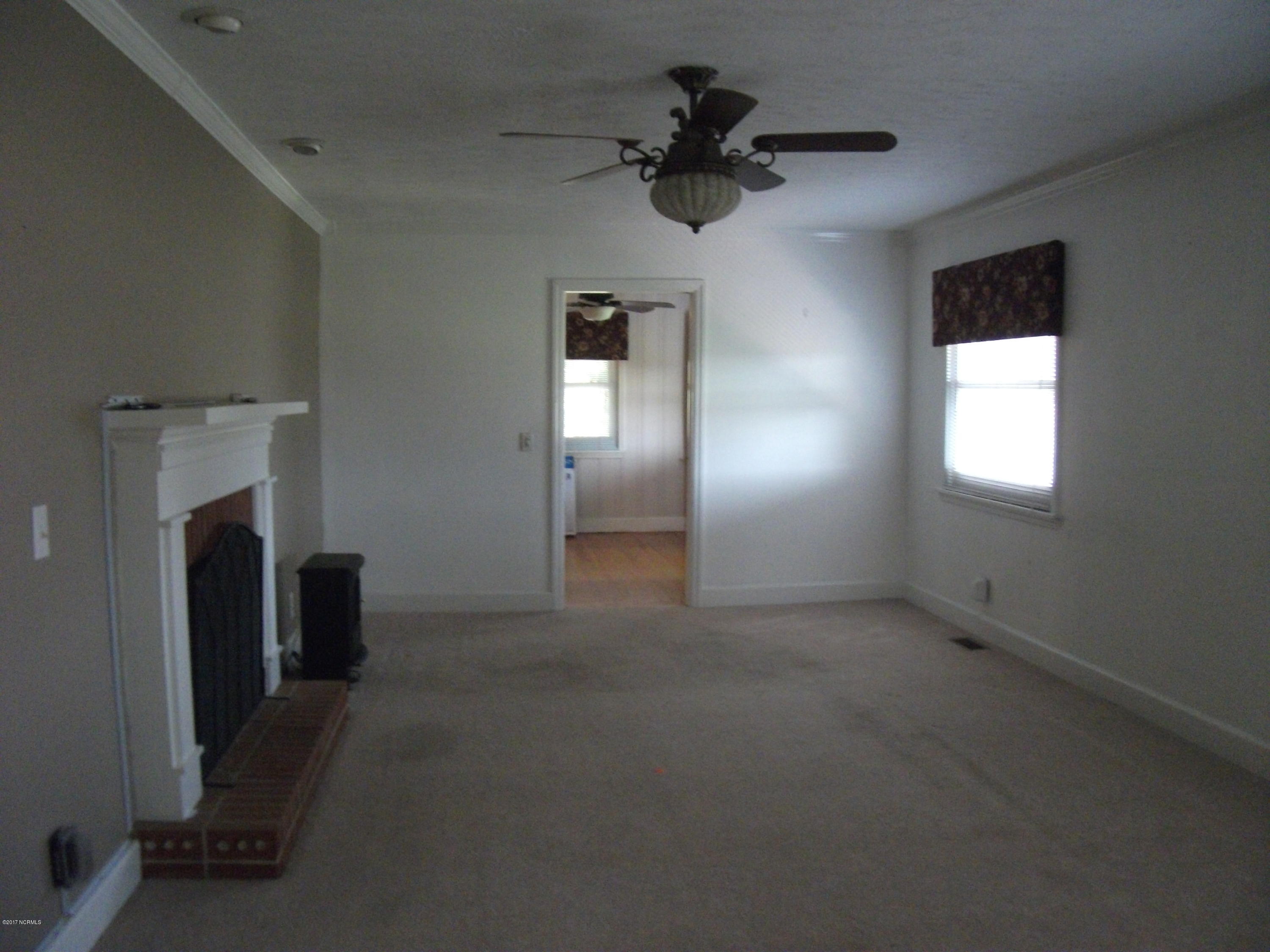 122 Rackley Road Clinton, NC 28328 - Photo 9 of 15 DSCF5694