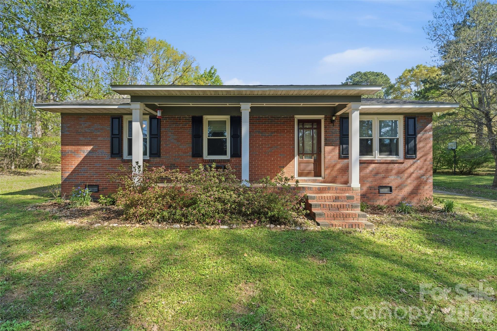 2291 Hicklin Bridge Road Edgemoor, SC 29712 - Photo 2 of 42 front view of a house with a yard