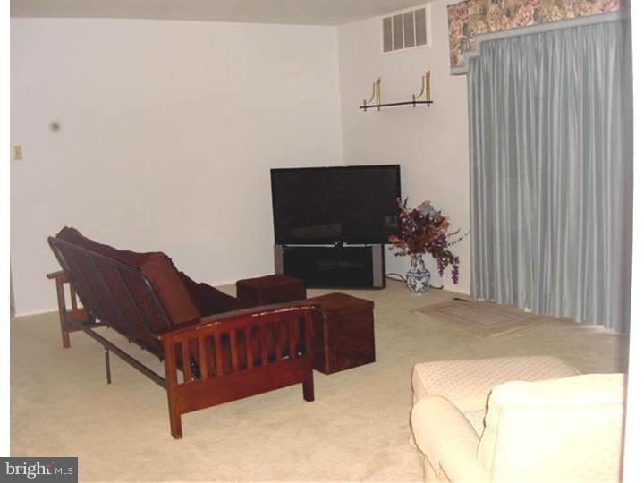 204 Raintree Lane Malvern, PA 19355 - Photo 3 of 14 Living Room