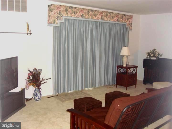 204 Raintree Lane Malvern, PA 19355 - Photo 4 of 14 Living Room