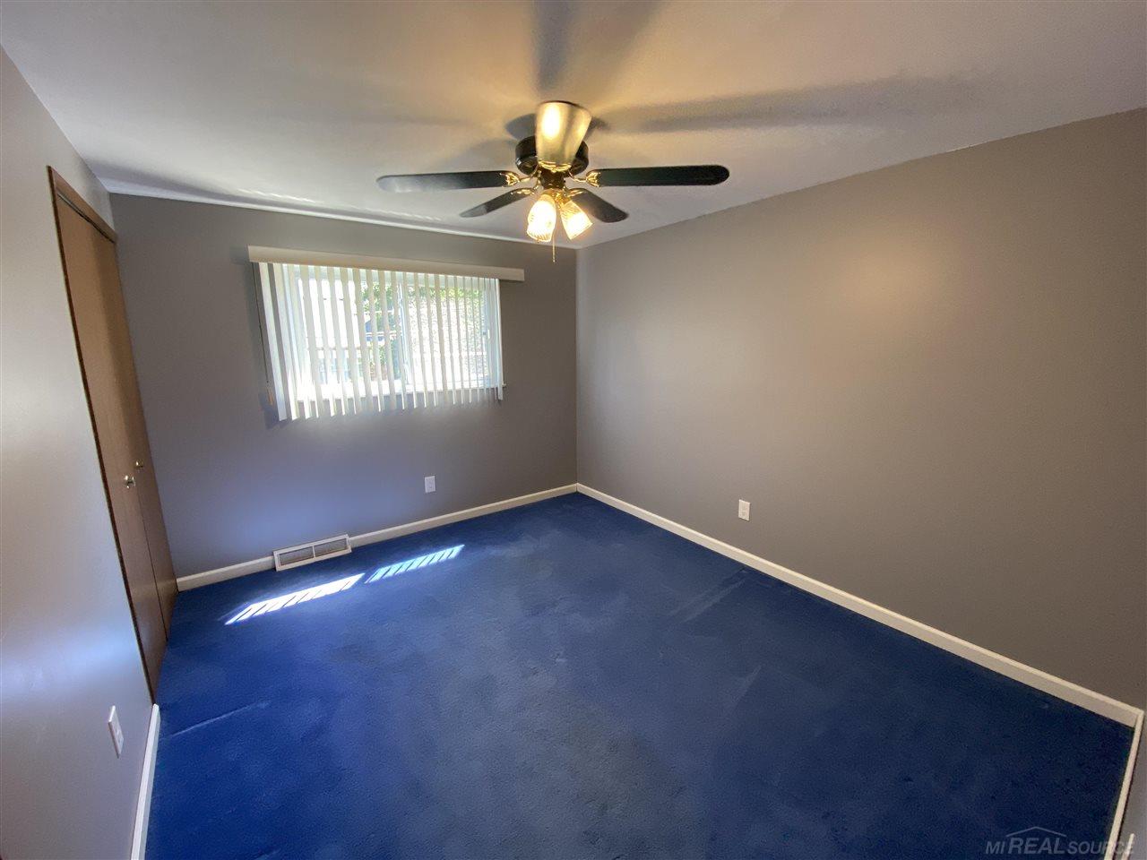 34344 Greentrees Road Sterling Heights, MI 48312 - Photo 23 of 27 50081995-22.JPG