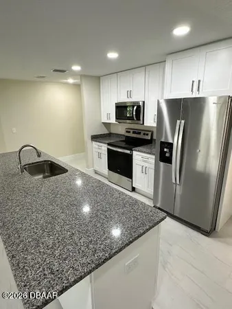 $2,600 | 73 Alanwood Drive, Ormond Beach, FL 32174