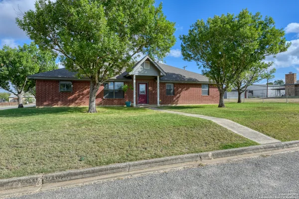 $288,000 | 1014 Avenue I, Poteet, TX 78065