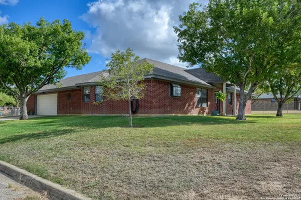 $288,000 | 1014 Avenue I, Poteet, TX 78065