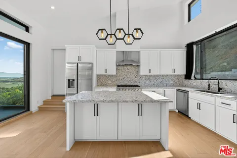 $1,374,999 | 8366 Hillcroft Drive, West Hills, CA 91304