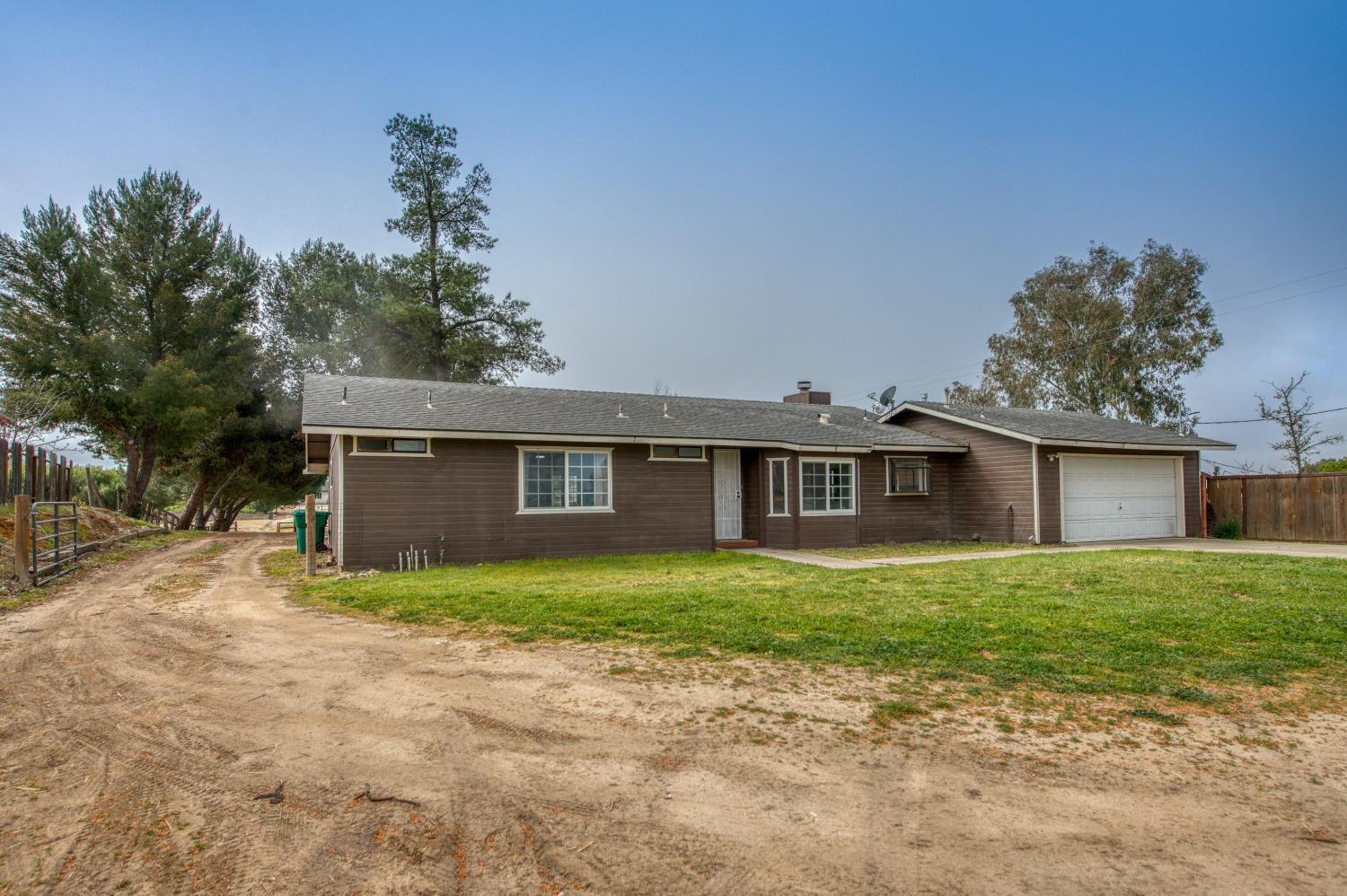 8326 Rabbit Hollow Place Paso Robles, CA 93446 - Photo 3 of 61 Gallery Image 3