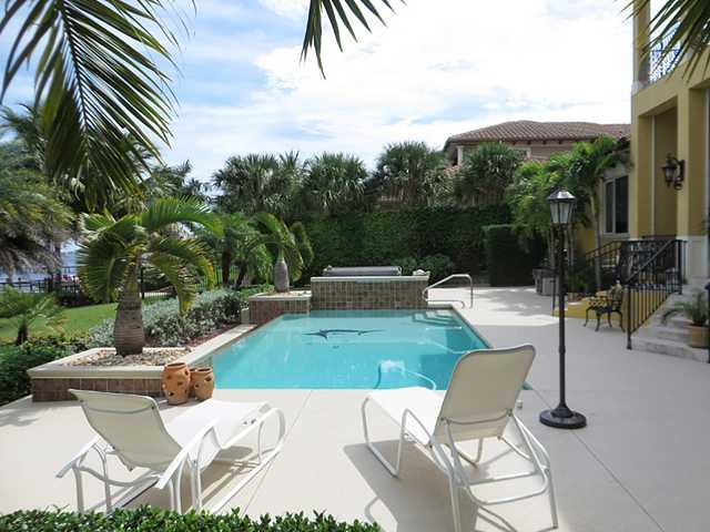 705 Southeast Riverside Drive Stuart, FL 34994 - Photo 8 of 24