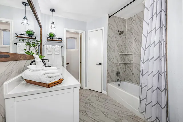 $2,600 | 13330 Trompilla Lane, Houston, TX 77083