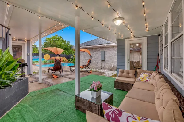 $2,400 | 13330 Trompilla Lane, Houston, TX 77083