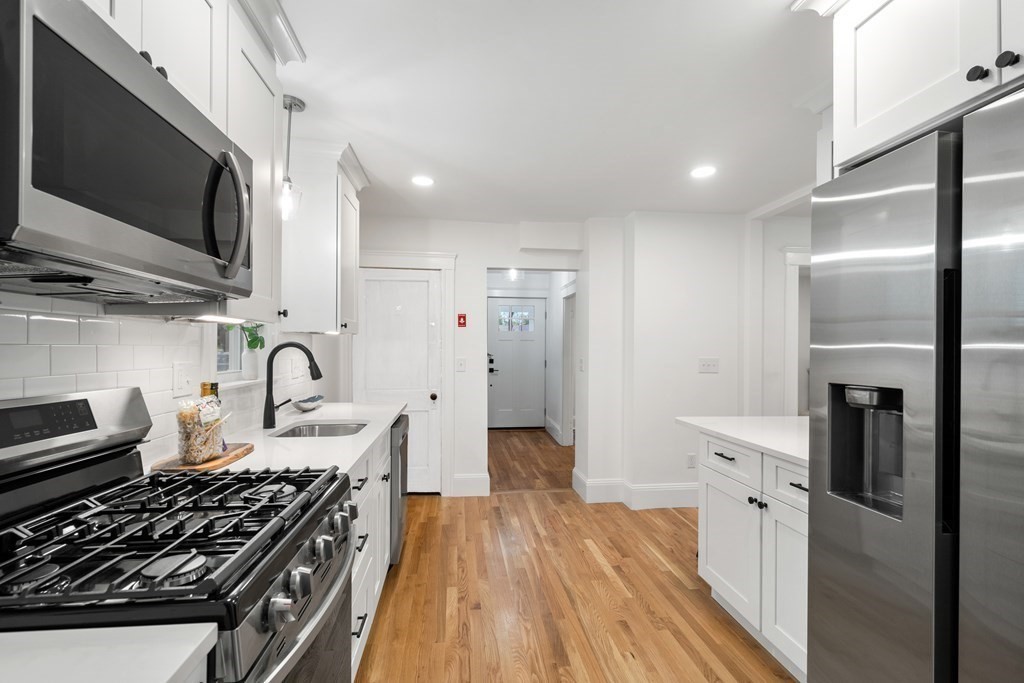 26 Pierce Road Weymouth, MA 02188 - Photo 14 of 28 Gallery Image 14