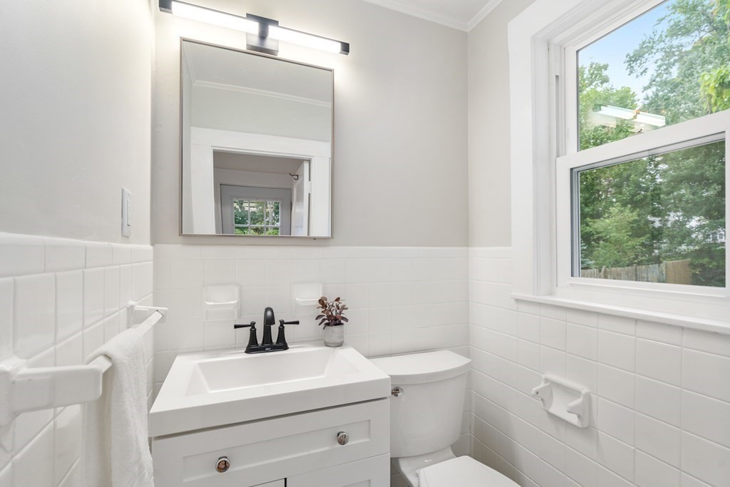 26 Pierce Road Weymouth, MA 02188 - Photo 15 of 28 Gallery Image 15